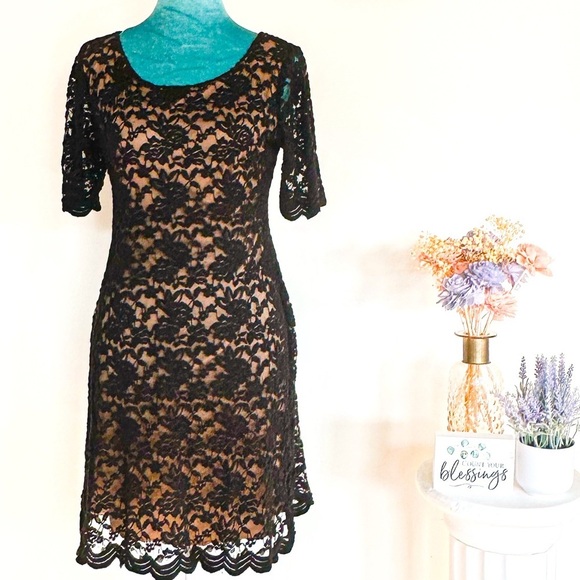 Connected Apparel Lace Dress - Floral Pattern, Versatile & Stylish, Size 8P - Picture 1 of 13